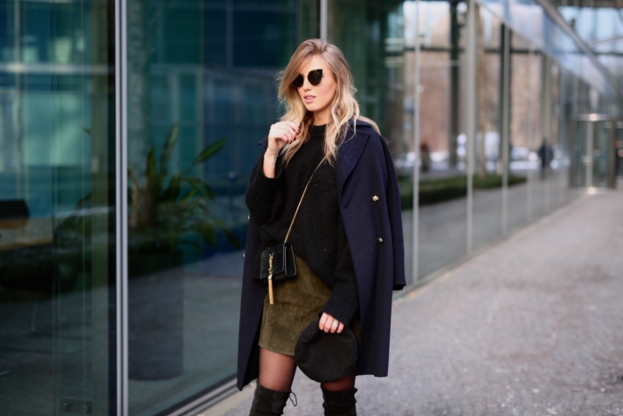 Fendi Cateye Sonnenbrille, Wollmantel, Strickpullover, Minirock