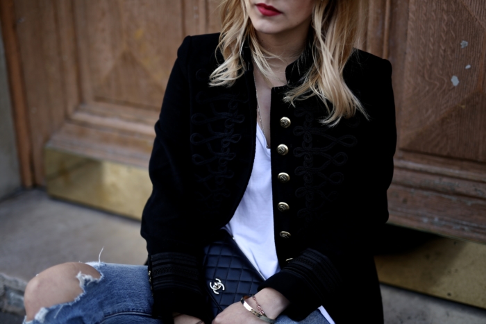 mac, ripped jeans