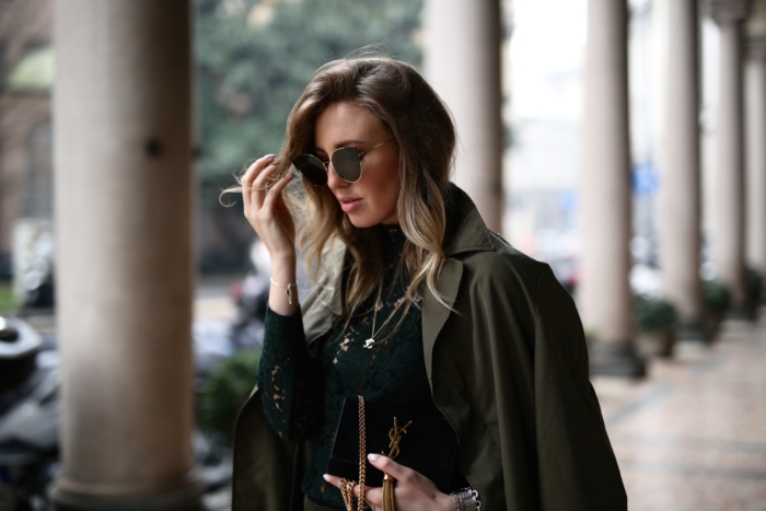 Milan Fashion Week, Sonnenbrille, Trenchcoat khaki, Saint Laurend Purse