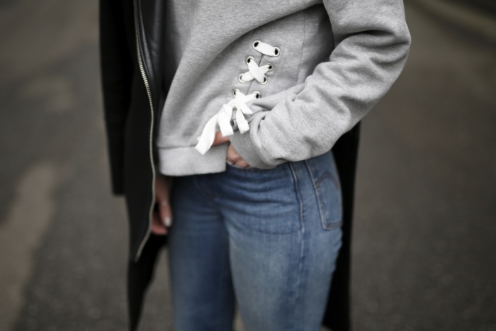 Levis Jeans, Edited Pullover mit Schnüren