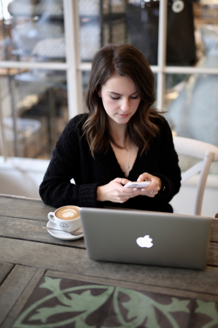 Blogger Tipps, Smartphone, Laptop, Cappuccino