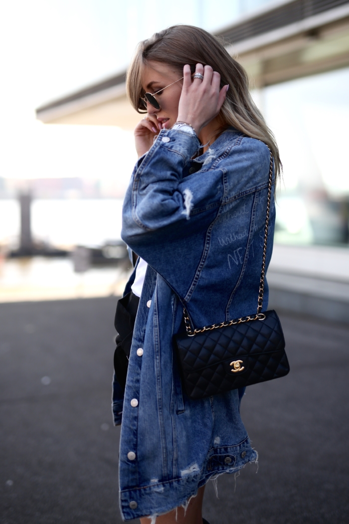 Jeansjacke, Chanel, Ray Ban 