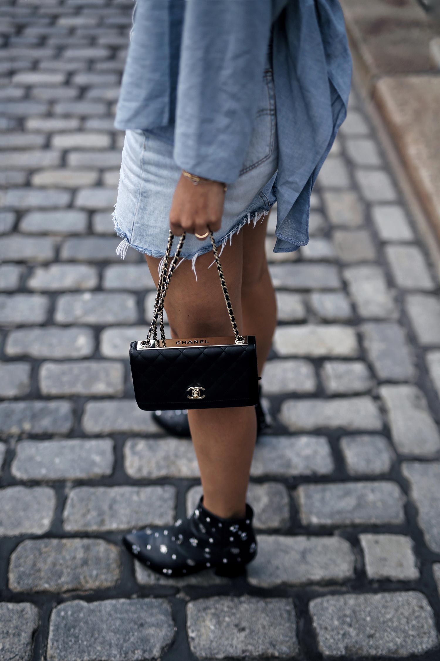 Chanel-Wallet-On-A-CHain