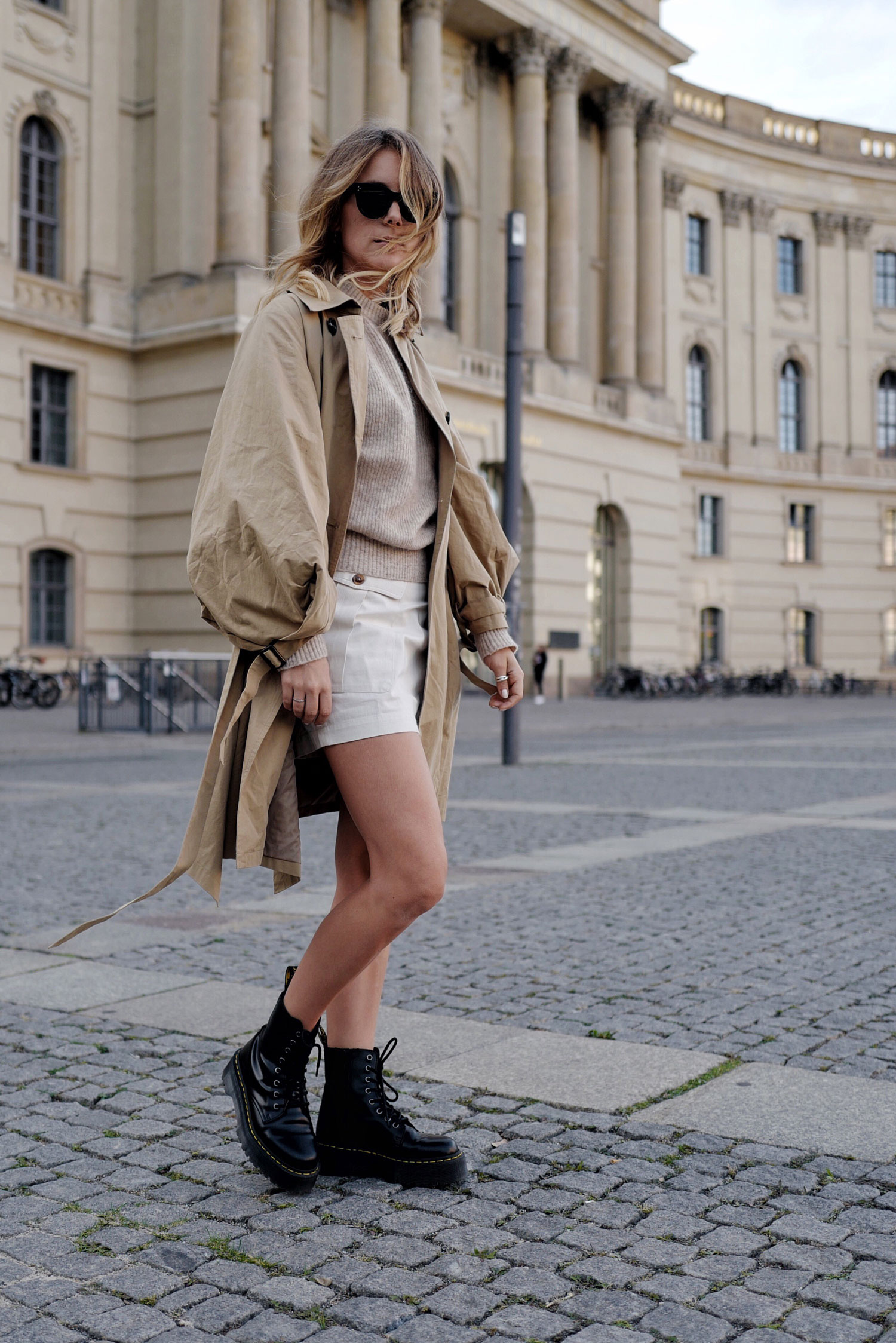 Beige-Strick-Trenchcoat