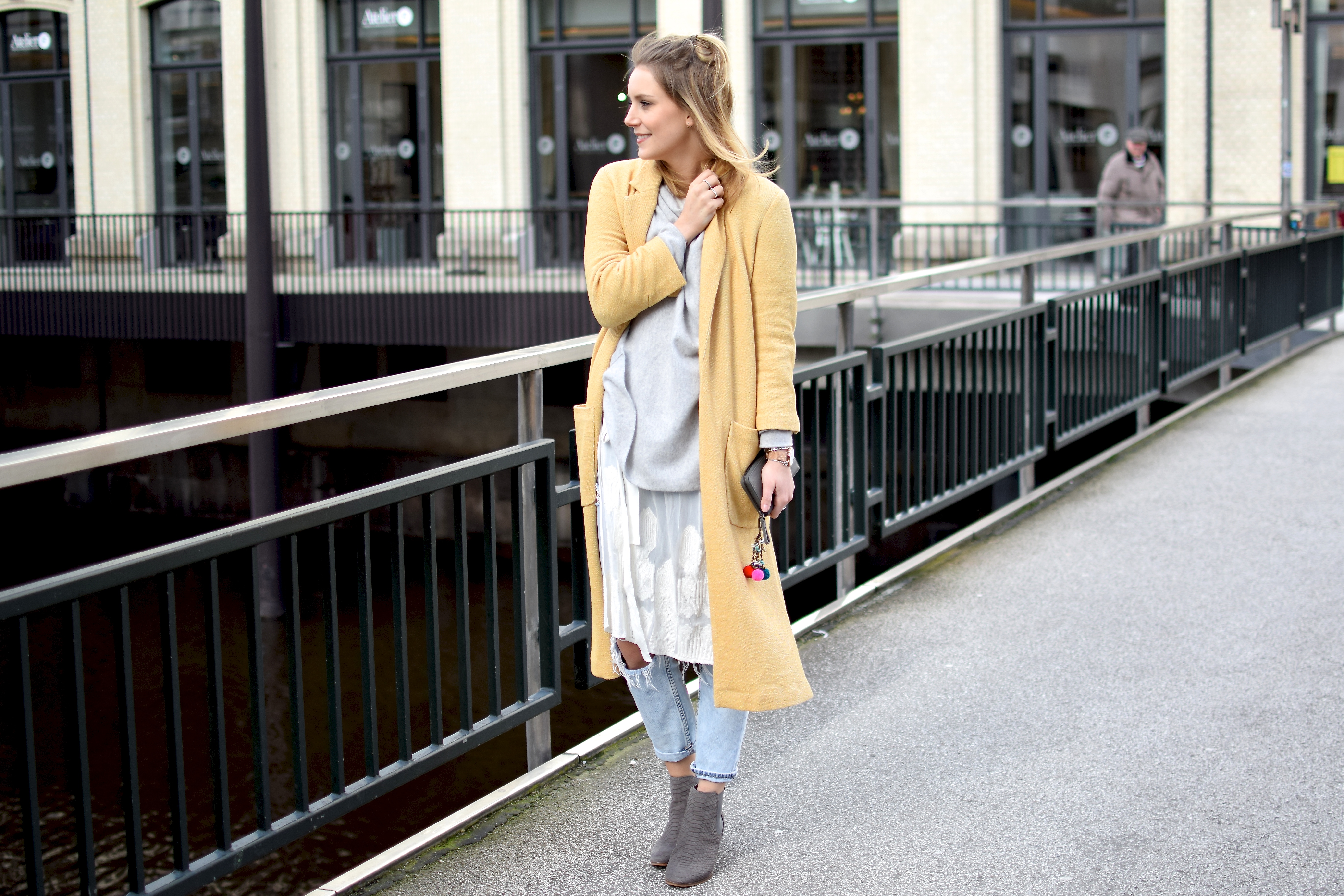 Outfit Python Boots Jeans