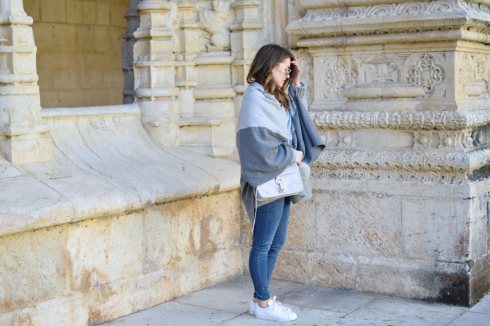 grauer look mit Jeans