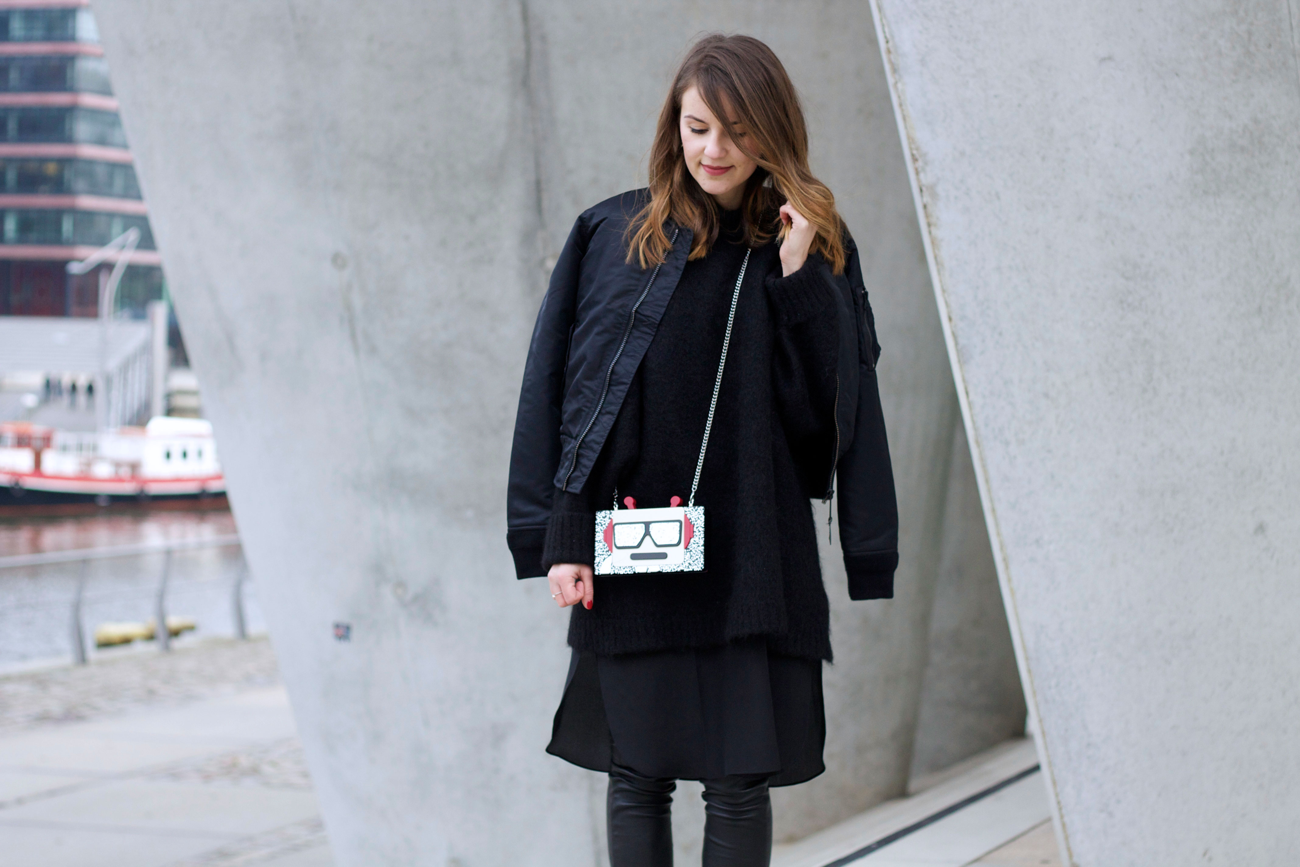 blaue bomberjacke