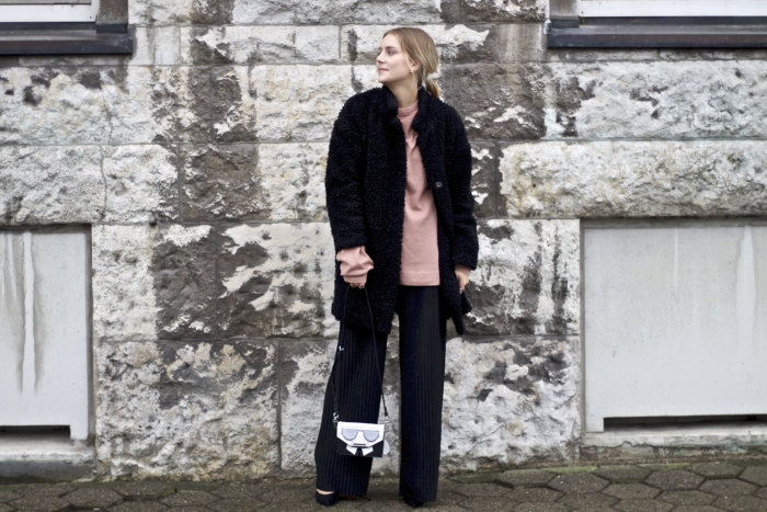 fashion must haves, black teddy coat, kashmere sweater, crossbody bag, pointed pumps