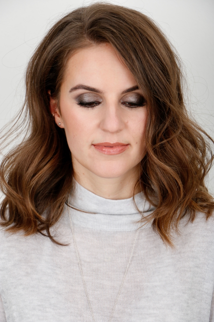 portrait, make-up for new year's eve, wavy hair, smokey eyes