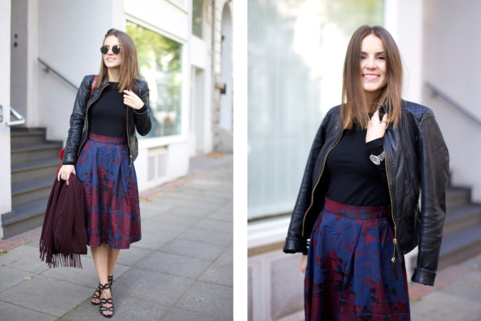 Faltenrock, midi Rock, blau rot, Lederjacke