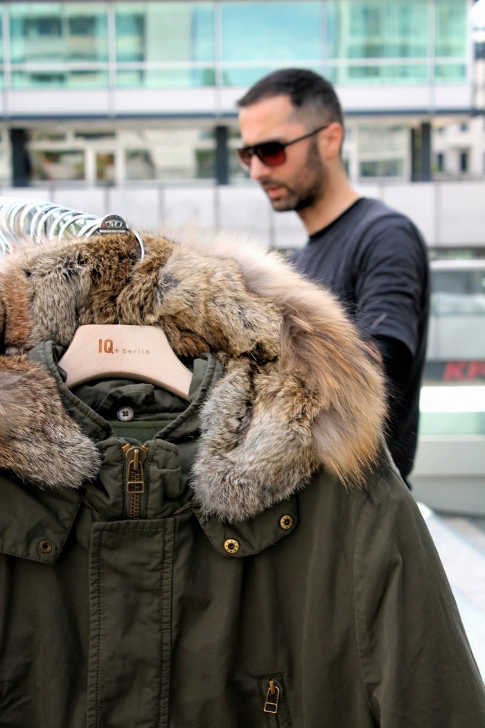 Khakifarbener Parka von IQ+Berlin