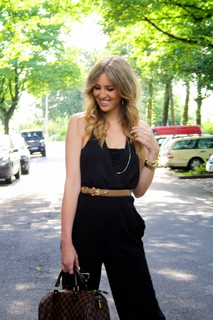 Schwarzer Jumpsuit von Forever21