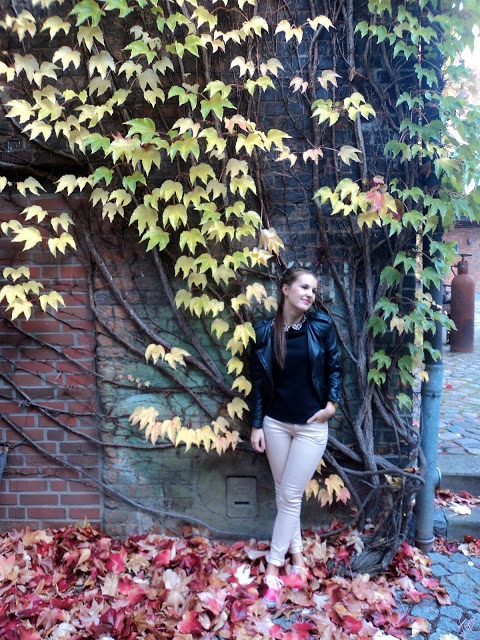 Schwarze Lederjacke von Zara