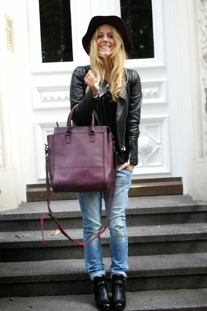 Bordeaux colored shopper bag by FredsBruder