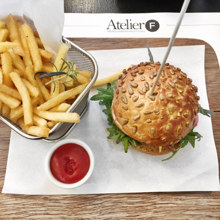 Burger und pommes