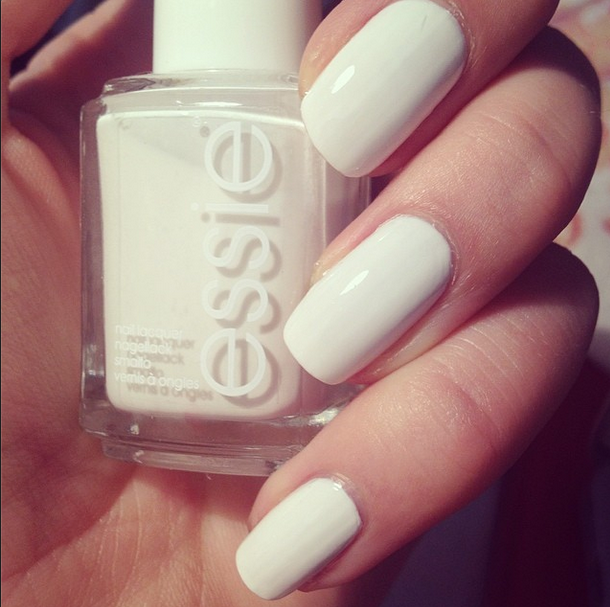 weißer Nagellack von essie
