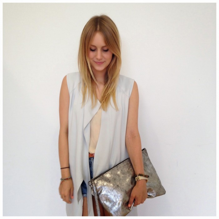 lookbook, style, fashion, zara Blondes Model mit weißem Oberteil