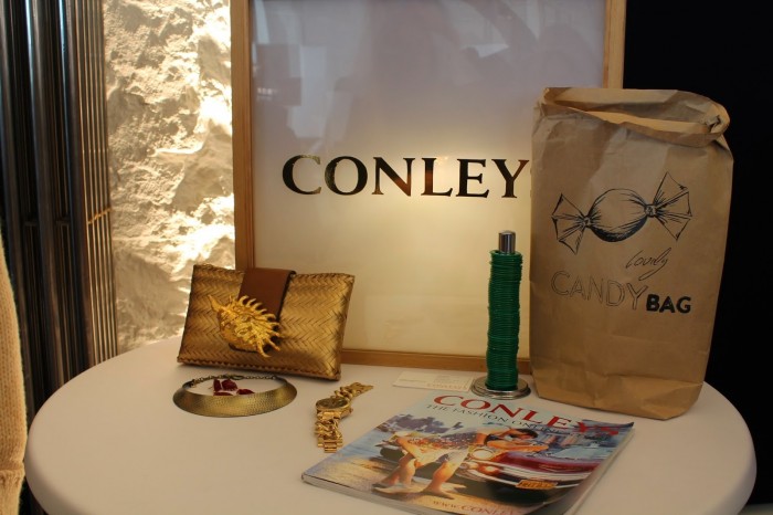 Schmuck und Tasche von Conleys