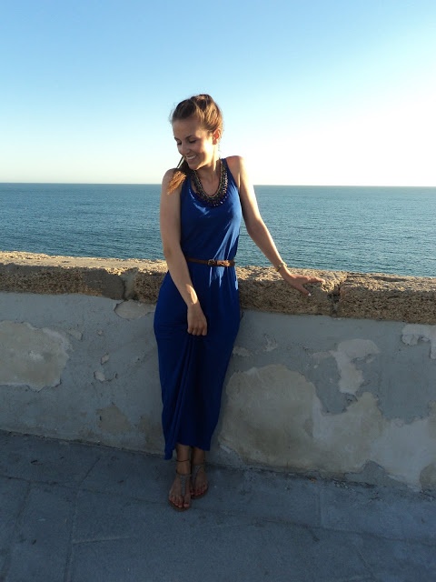 Dunkelblaues Kleid von H&M