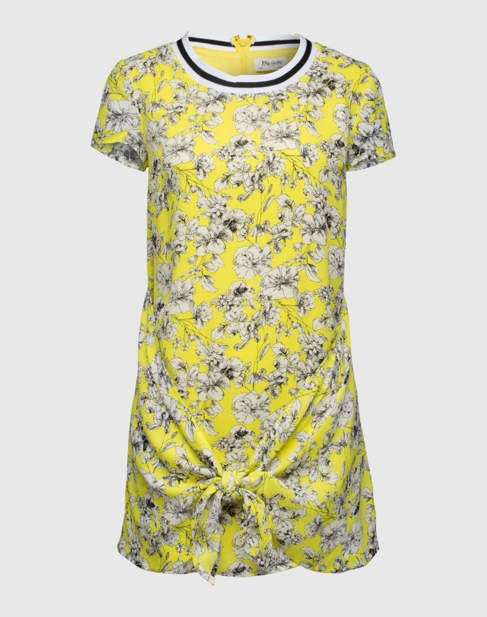 gelbes Blumenkleid