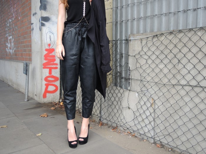 Schwarze Leder Jogginghose von Edited