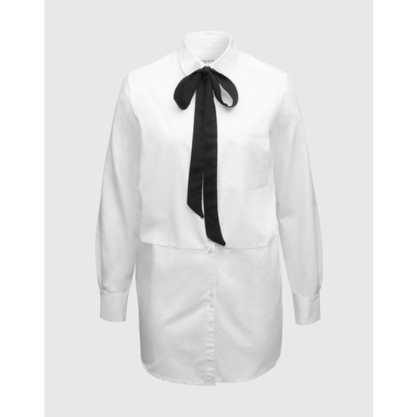 Weiße Bluse mit schwarzer Schleife